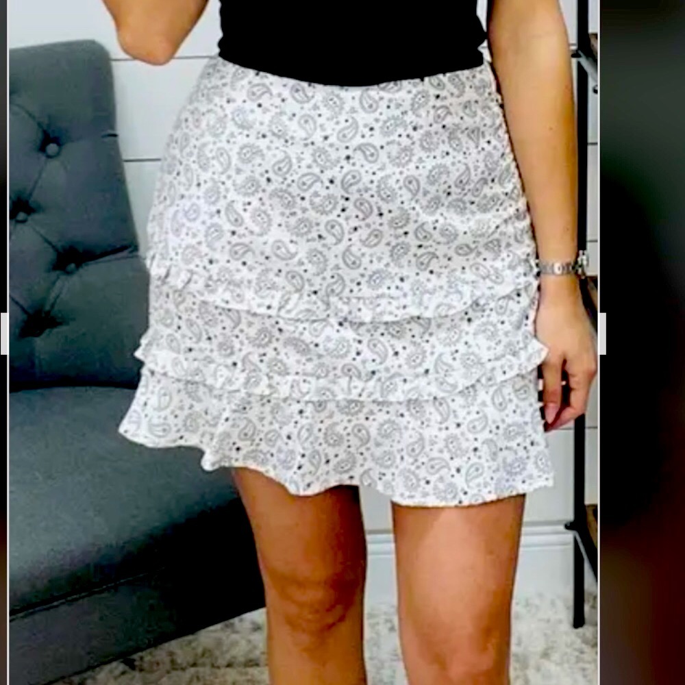 Le Lis Paisley Skirt Sz Large